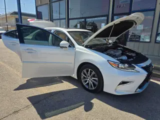 2017 LEXUS ES 300h