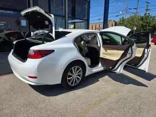 2017 LEXUS ES 300h