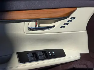 2017 LEXUS ES 300h