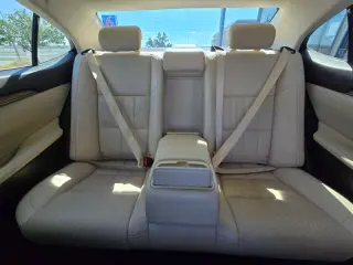 2017 LEXUS ES 300h
