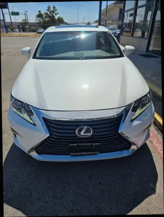 2017 LEXUS ES 300h