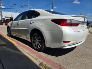 2017 LEXUS ES 300h