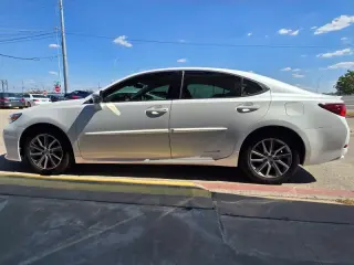 2017 LEXUS ES 300h