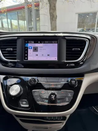 2023 Chrysler Voyager
