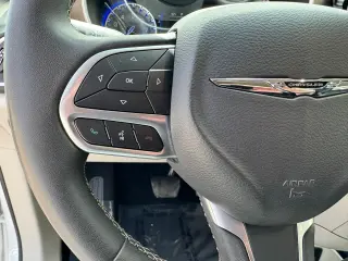 2023 Chrysler Voyager