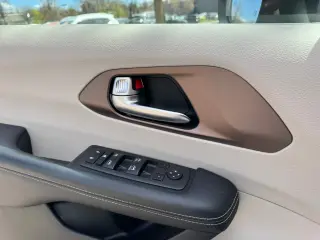 2023 Chrysler Voyager