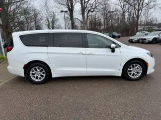2023 Chrysler Voyager