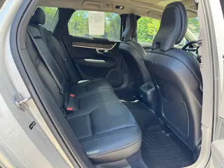 2020 Volvo V90 Cross Country