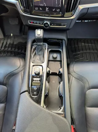 2020 Volvo V90 Cross Country