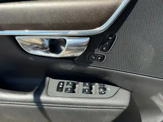 2020 Volvo V90 Cross Country