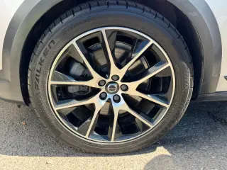 2020 Volvo V90 Cross Country