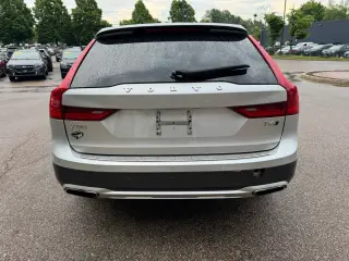 2020 Volvo V90 Cross Country