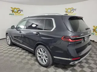 2026 BMW X7