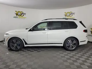 2026 BMW X7