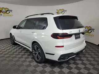 2026 BMW X7