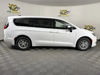 2026 Chrysler Voyager