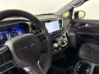 2026 Chrysler Voyager