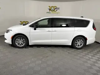 2026 Chrysler Voyager