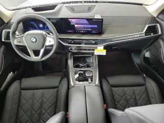 2026 BMW X7