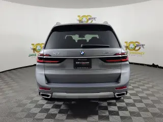 2026 BMW X7