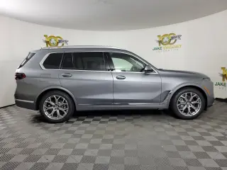 2026 BMW X7