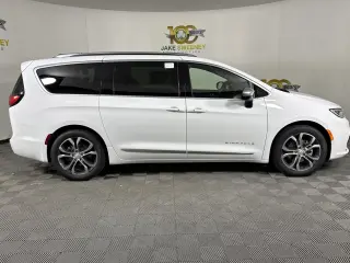 2026 Chrysler Pacifica