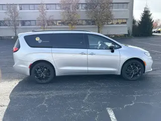 2026 Chrysler Pacifica
