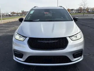 2026 Chrysler Pacifica