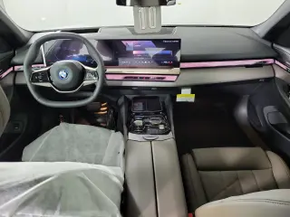 2026 BMW i5