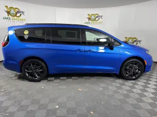 2026 Chrysler Pacifica