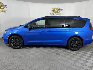 2026 Chrysler Pacifica