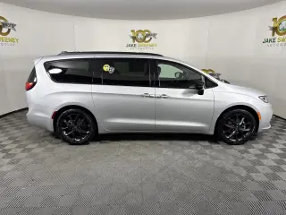 2026 Chrysler Pacifica
