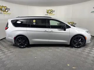 2026 Chrysler Pacifica