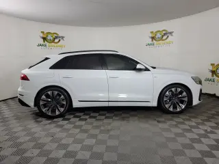 2026 Audi Q8