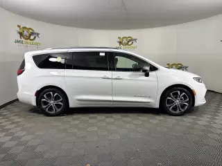 2026 Chrysler Pacifica