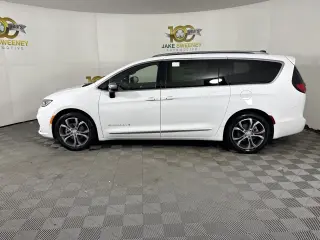 2026 Chrysler Pacifica