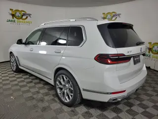 2026 BMW X7