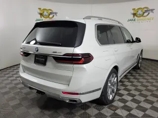 2026 BMW X7