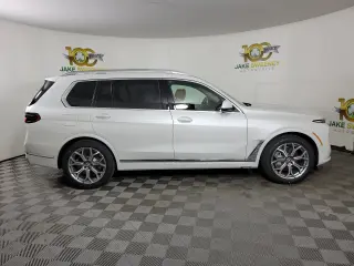 2026 BMW X7