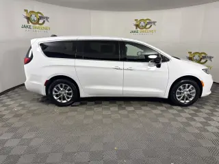 2026 Chrysler Pacifica