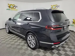 2026 BMW X7