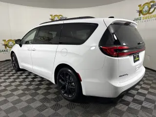 2026 Chrysler Pacifica