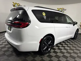 2026 Chrysler Pacifica