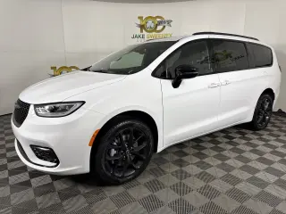 2026 Chrysler Pacifica