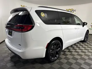 2026 Chrysler Pacifica