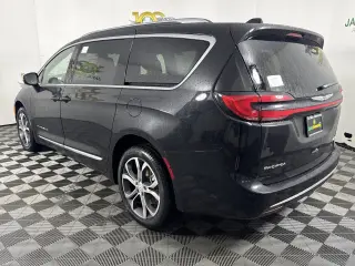 2026 Chrysler Pacifica