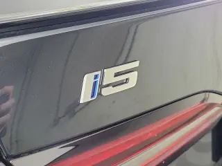 2026 BMW i5