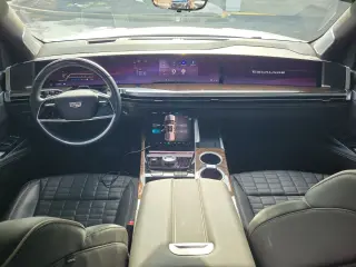 2025 CADILLAC Escalade