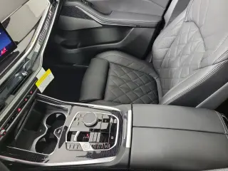 2026 BMW X7
