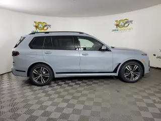 2026 BMW X7